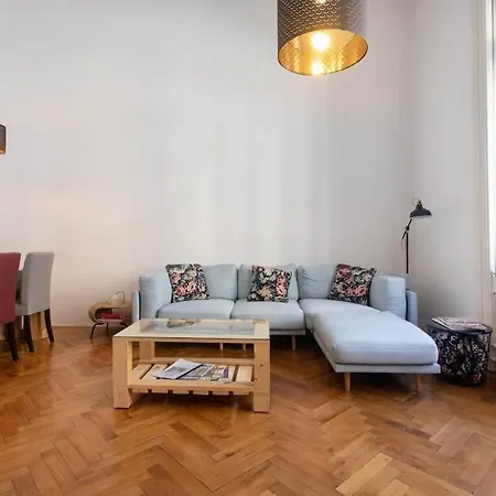 Spacious In Historic Centre & Free Parking * Lubiana
