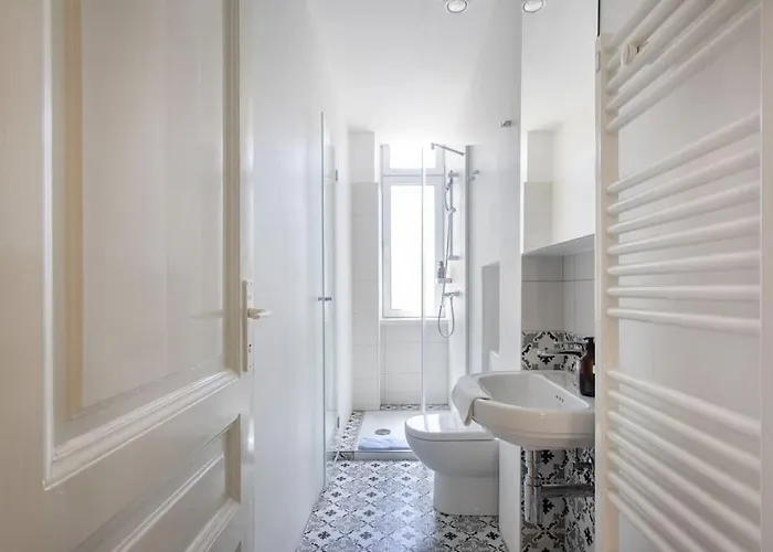 Spacious In Historic Centre & Free Parking *