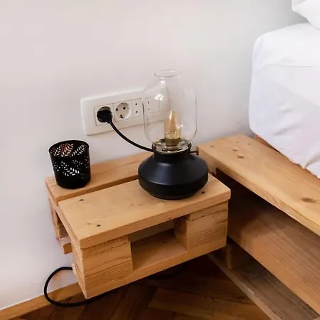 Spacious In Historic Centre & Free Parking *